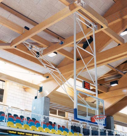 Баскетбольная потолочная ферма. Двухлучевая подвесная баскетбольная конструкция, складывающаяся назад. Крепится к потолку.